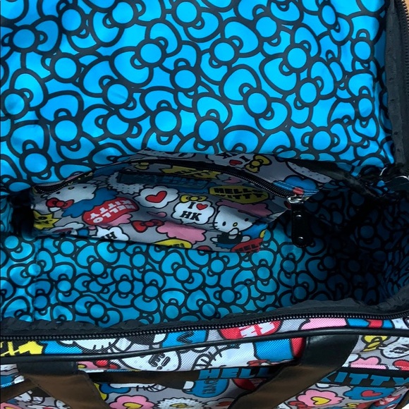 Hello Kitty Duffle Bag with Trolley Handle - Picture 6 of 11